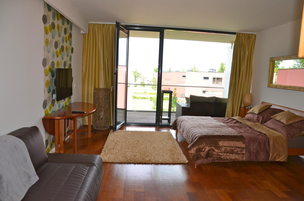 Modern Apartment With Lake View บาลาตอนแลลเล ภายนอก รูปภาพ