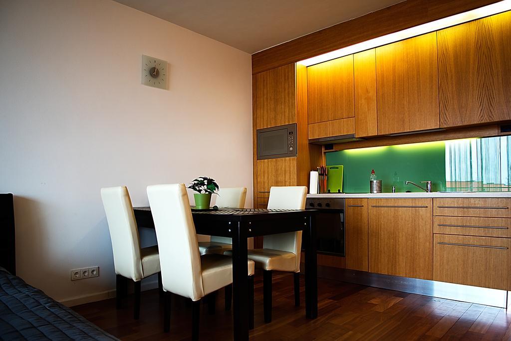 Modern Apartment With Lake View บาลาตอนแลลเล ภายนอก รูปภาพ