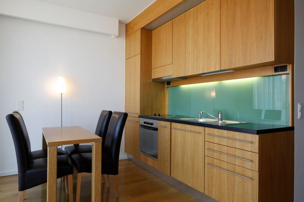 Modern Apartment With Lake View บาลาตอนแลลเล ห้อง รูปภาพ